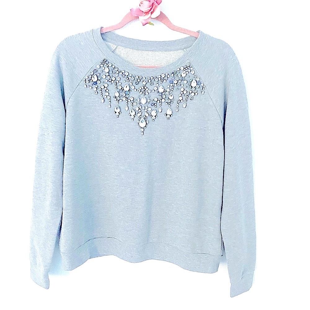 💕Pretty Grey Embellished Sweater SZ M